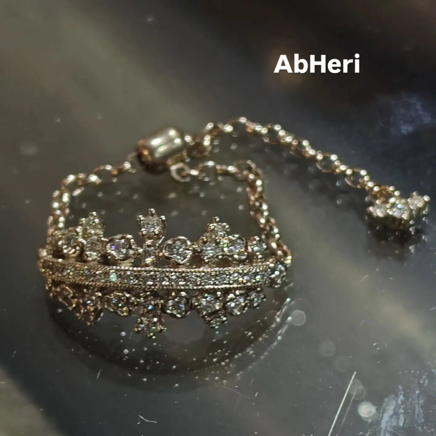 AbHeri新作